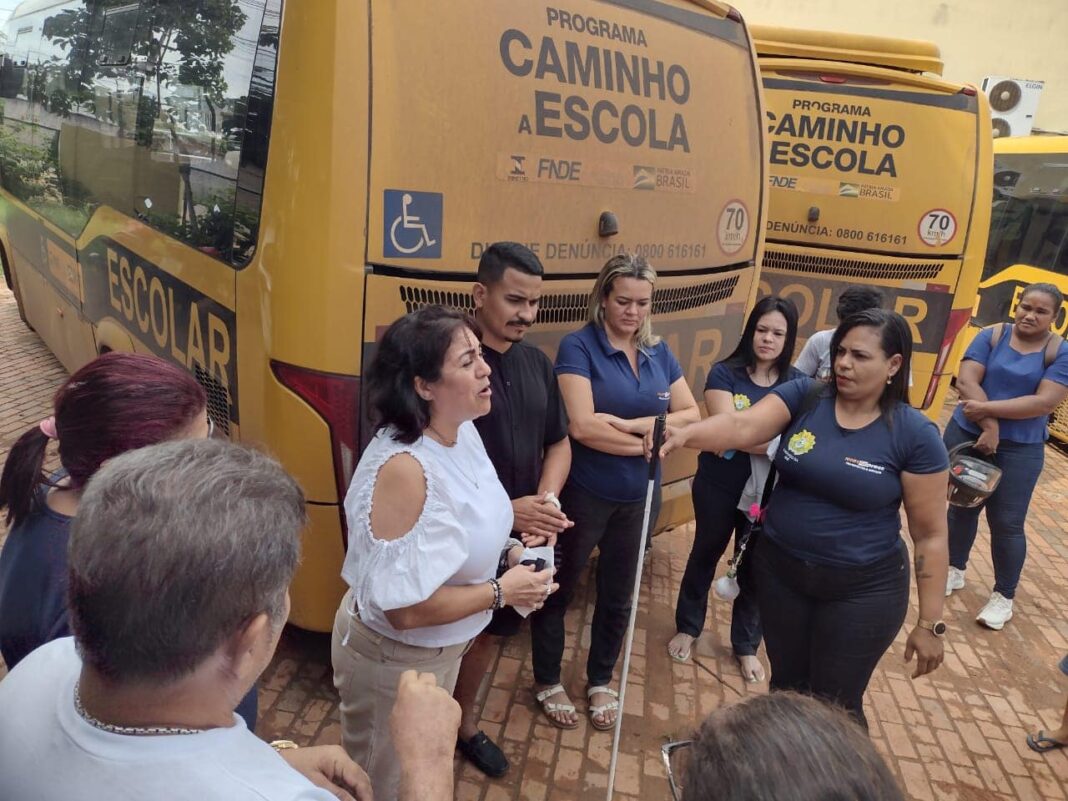 educacao-instrui-motoristas-e-monitores-sobre-procedimentos-de-mobilidade-para-alunos-com-deficiencia-visual