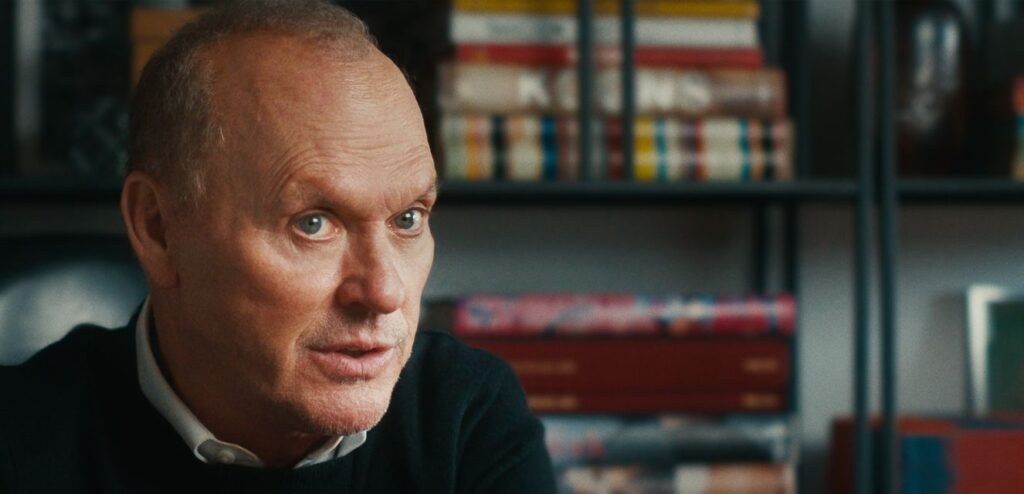 pai-do-ano,-com-michael-keaton,-ganha-trailer