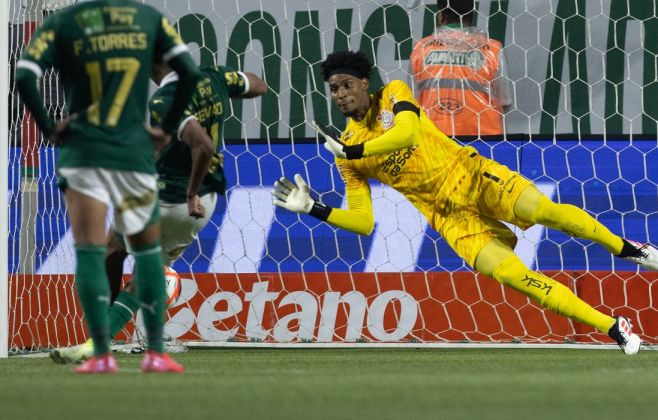 hugo-souza-defende-penalti-e-palmeiras-e-corinthians-ficam-no-empate