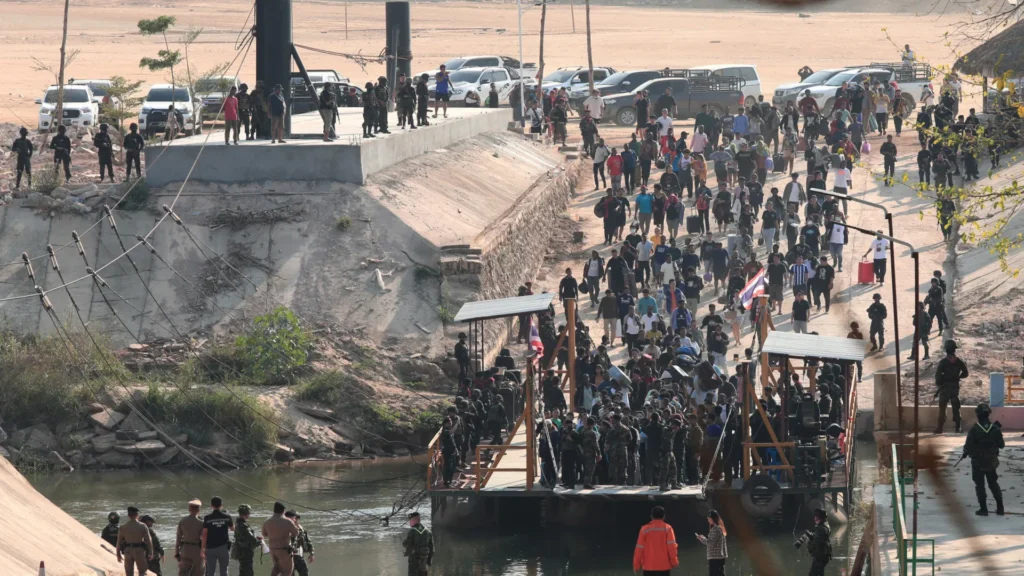 cerca-de-260-estrangeiros-sao-resgatados-em-myanmar