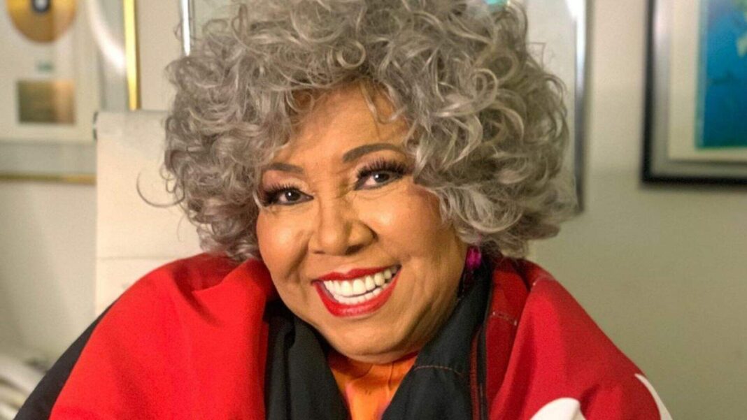 alcione-interrompe-show-apos-mal-estar-e-atualiza-fas-sobre-estado-de-saude