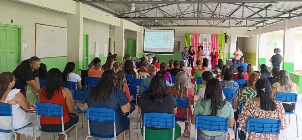 capixaba-recebe-palestra-sobre-educacao-etnico-racial-e-enfrentamento-a-violencia-contra-a-mulher