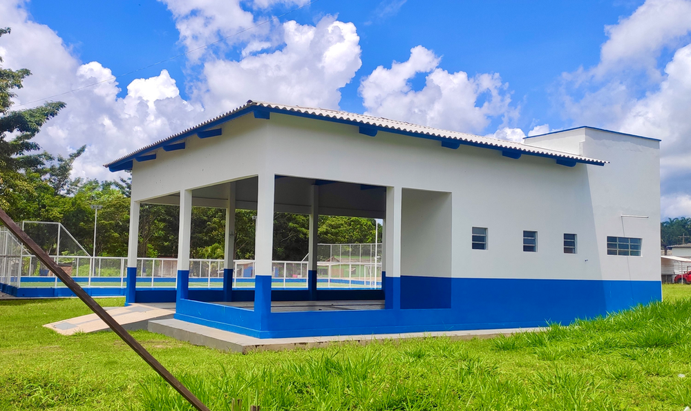 prefeito-tamir-sa-e-vice-valdir-kaxinawa-entregam-novo-centro-comunitario-em-santa-rosa-do-purus