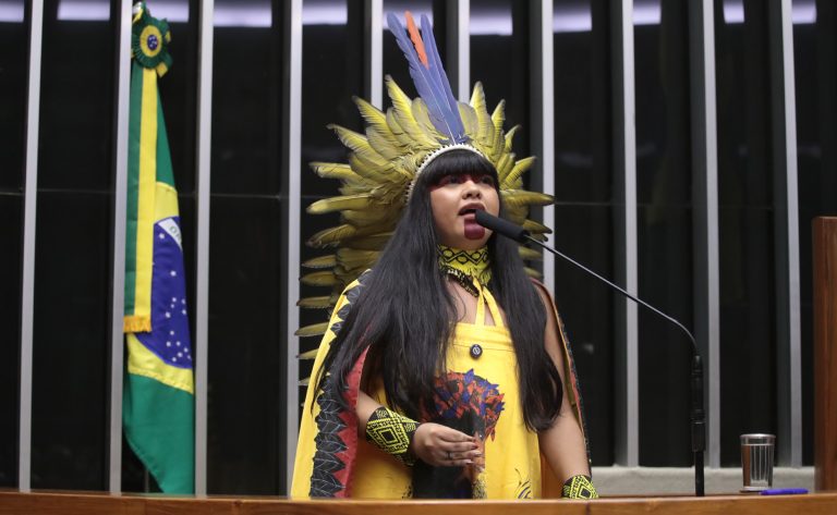 projeto-isenta-indigenas-e-quilombolas-de-contas-de-agua-e-luz-durante-calamidade