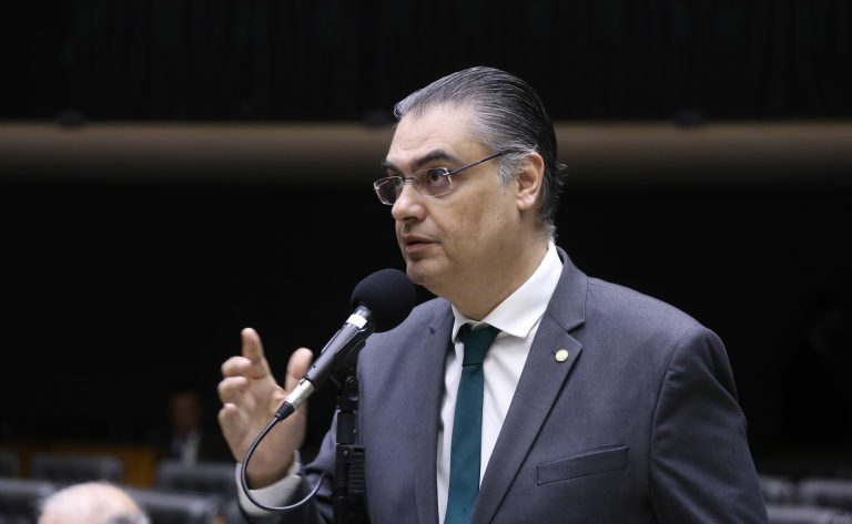 projeto-amplia-de-40-para-60-salarios-minimos-o-valor-maximo-de-pequenas-causas