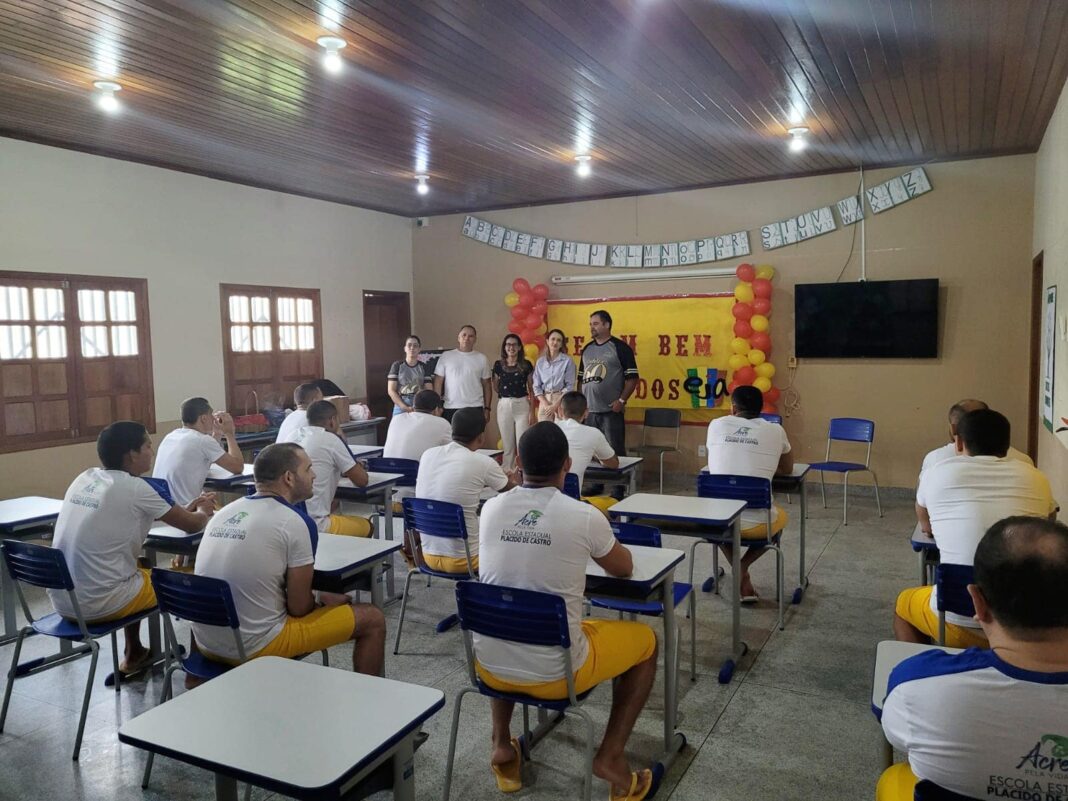 iapen-e-secretaria-de-educacao-iniciam-primeira-turma-de-ensino-medio-em-presidio-de-cruzeiro-do-sul