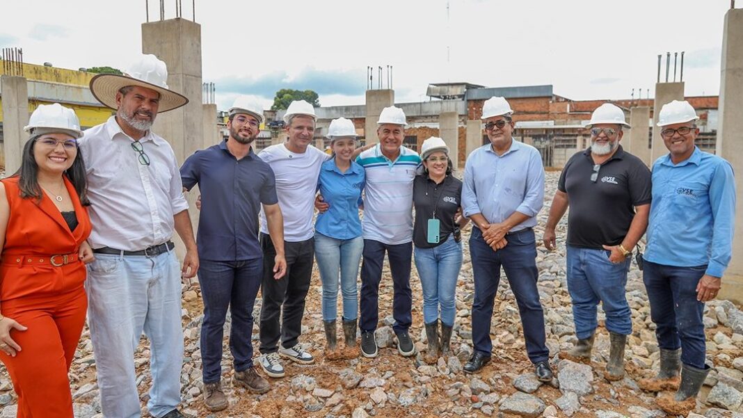 acompanhado-de-senador-marcio-bittar,-prefeito-de-rio-branco-tiao-bocalom-visita-obras-na-capital