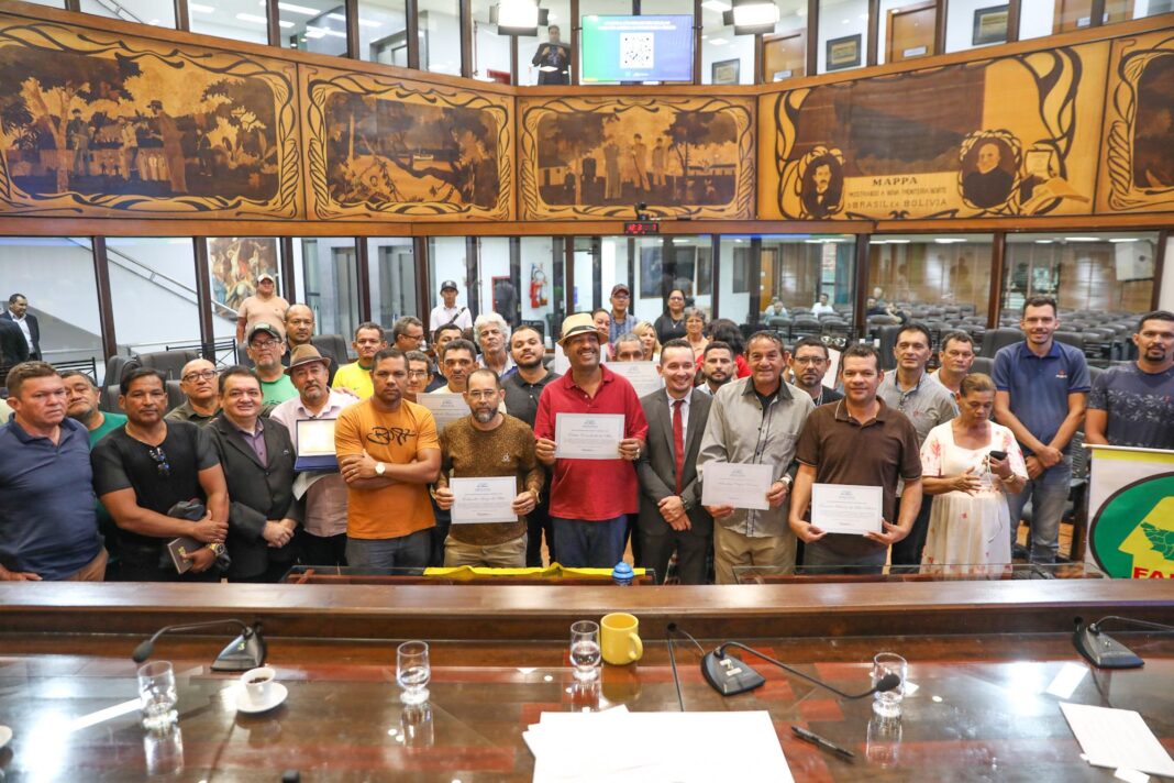 aleac-realiza-sessao-solene-em-homenagem-ao-dia-do-lider-comunitario