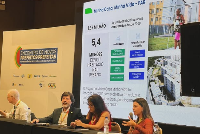 prefeito-de-bujari-e-vereadora-participam-de-lancamento-do-novo-projeto-“minha-casa,-minha-vida”-em-brasilia