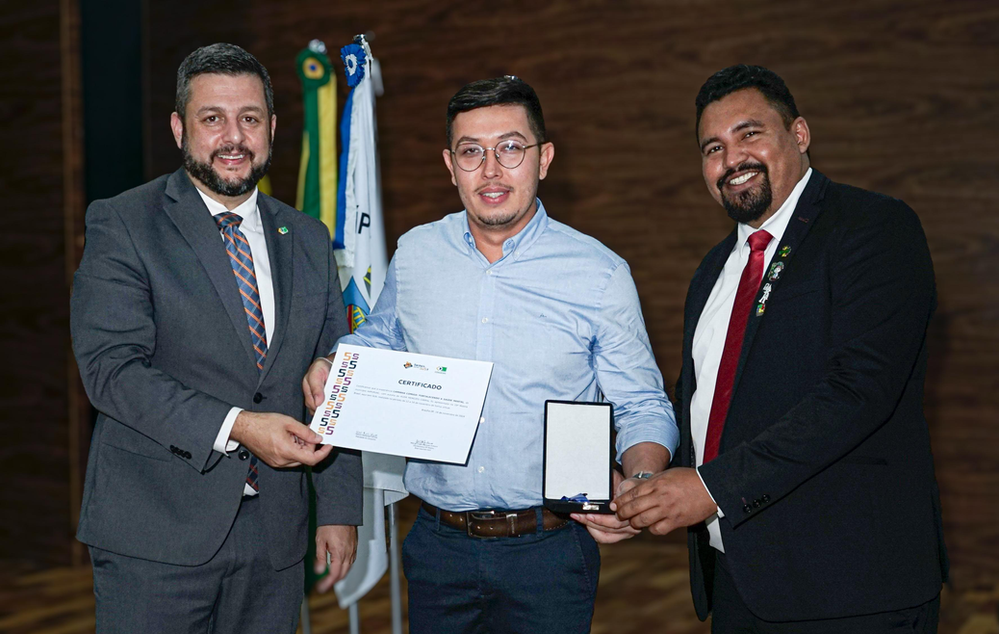 secretario-de-saude-de-xapuri-participa-de-encontro-estadual-e-recebe-homenagem-por-destaque-na-gestao