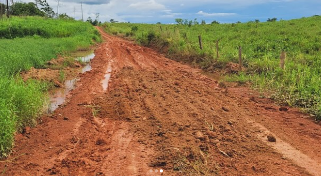 prefeita-e-equipe-visitam-assentamento-walter-acer-para-acompanhar-troca-de-bueiros