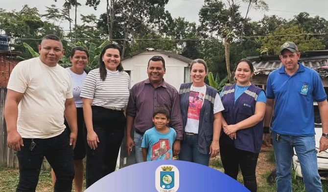 visita-da-prefeita-em-exercicio-e-secretarios-aos-moradores-da-rua-ana-maria-santiago-em-bujari