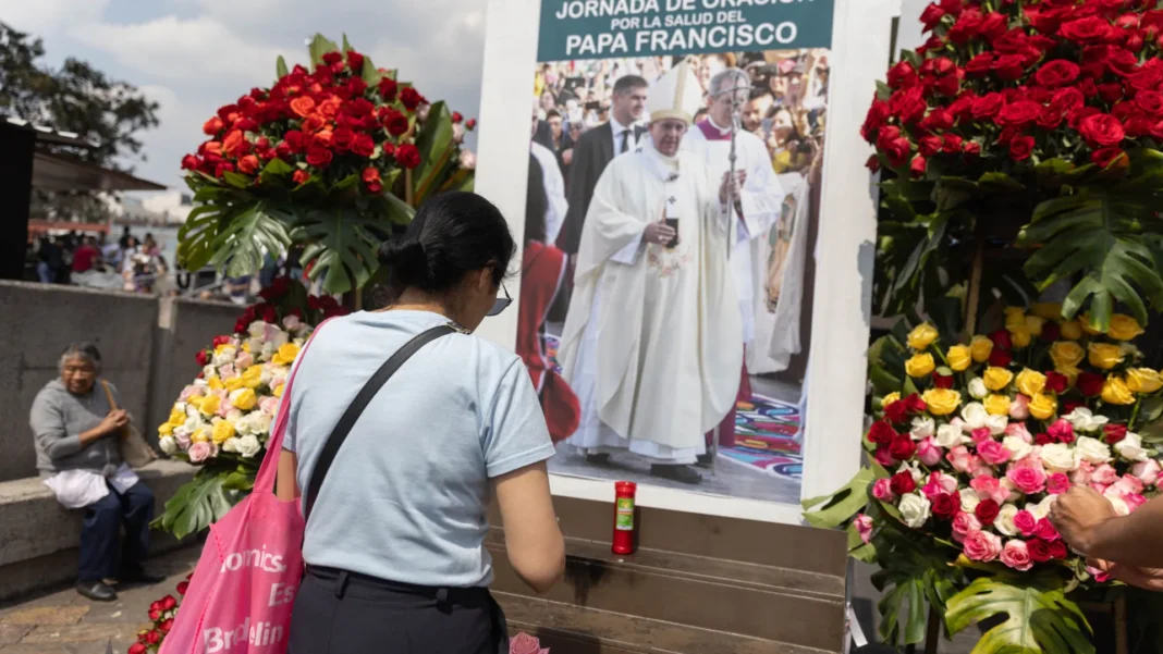 papa-francisco-continua-em-estado-critico,-diz-vaticano