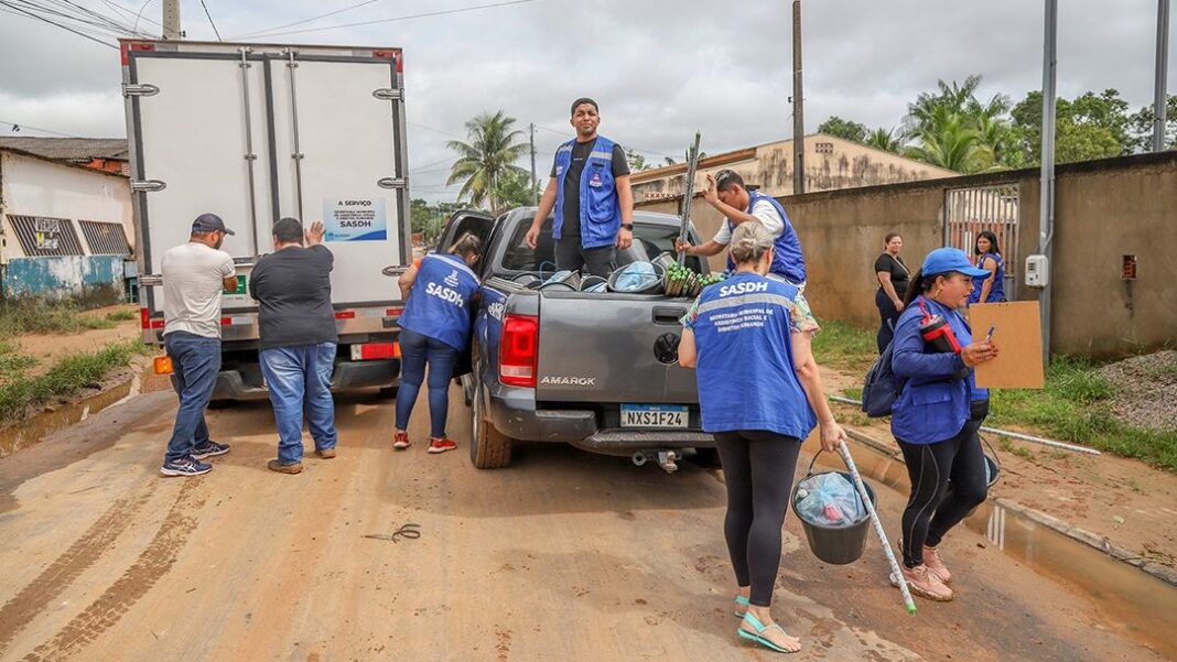 chuvas-fortes-causam-alagamentos-em-rio-branco-e-prefeitura-de-rio-branco-age-rapido-no-socorro-as-familias-atingidas