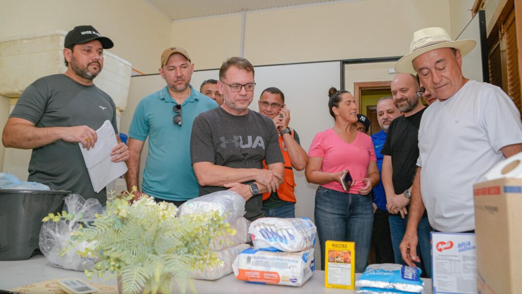 prefeito-de-rio-branco-visita-desalojados-apos-enxurrada-na-capital-acreana