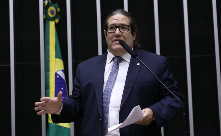 projeto-permite-punir-membros-de-tribunal-de-contas-por-crime-de-responsabilidade