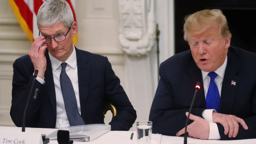 apple-reconhece-erro-no-iphone-que-substitui-“racista”-por-“trump”