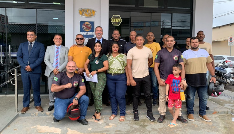 nenem-almeida-defende-vigilantes-armados-em-escolas-e-creches-de-rio-branco