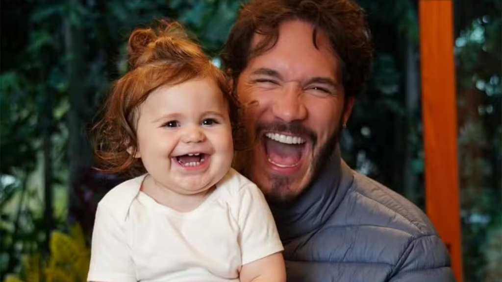 eliezer-chora-apos-receber-linda-declaracao-da-filha-lua