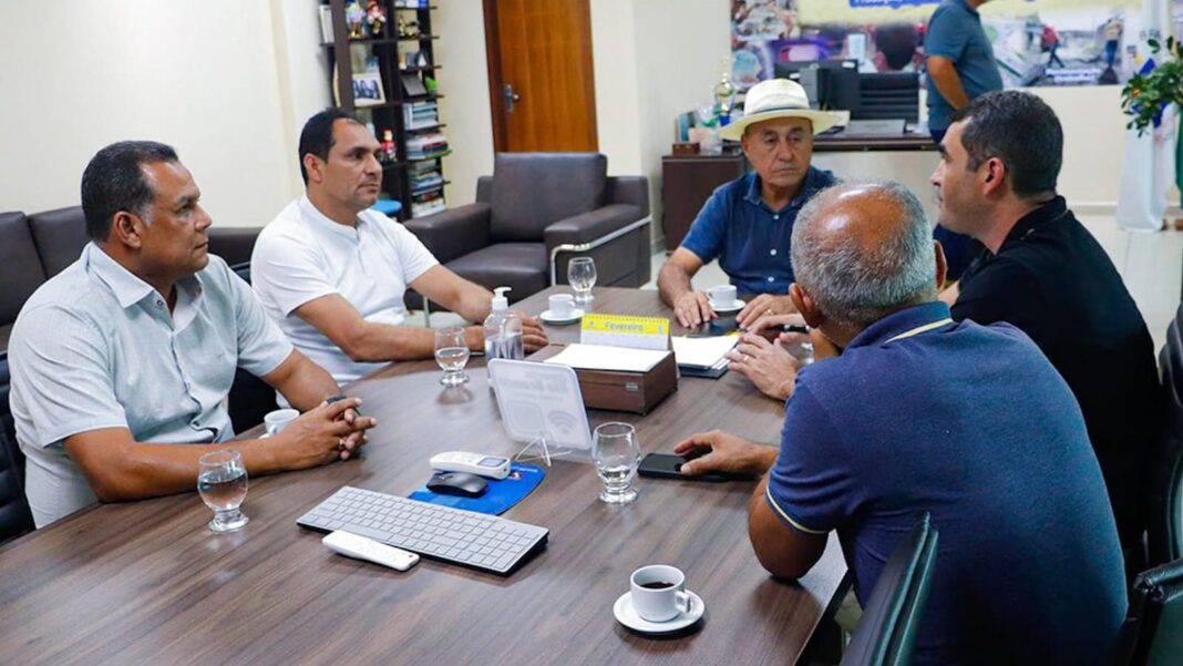 prefeitura-e-governo-do-estado-lancam-oficialmente-o-carnaval-de-rio-branco-2025