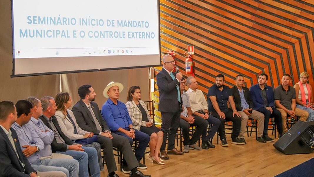 prefeito-de-rio-branco-participa-de-seminario-promovido-por-tribunal-de-contas-para-prefeitos-e-vereadores-sobre-controle-externo