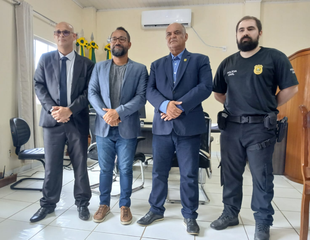 delegado-geral-da-policia-civil-do-acre-realiza-visita-institucional-ao-prefeito-de-feijo