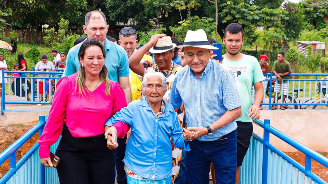 prefeito-de-rio-branco-inaugura-passarela-no-ayrton-senna-contemplando-12-bairros-na-baixada-da-sobral