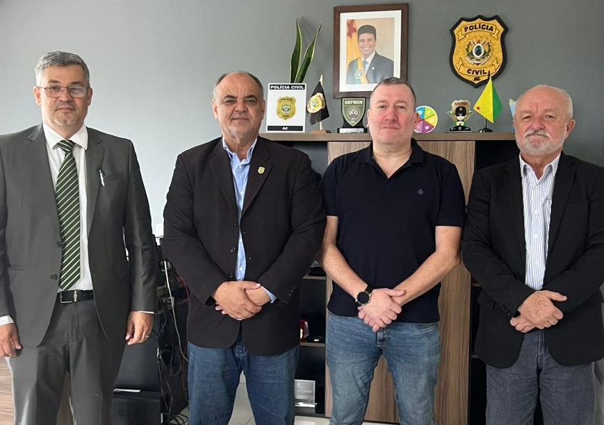 Delegado-geral da Polícia Civil do Acre recebe visita de policial espanhol e diretor do IDAF | Cidade AC News – Notícias do Acre