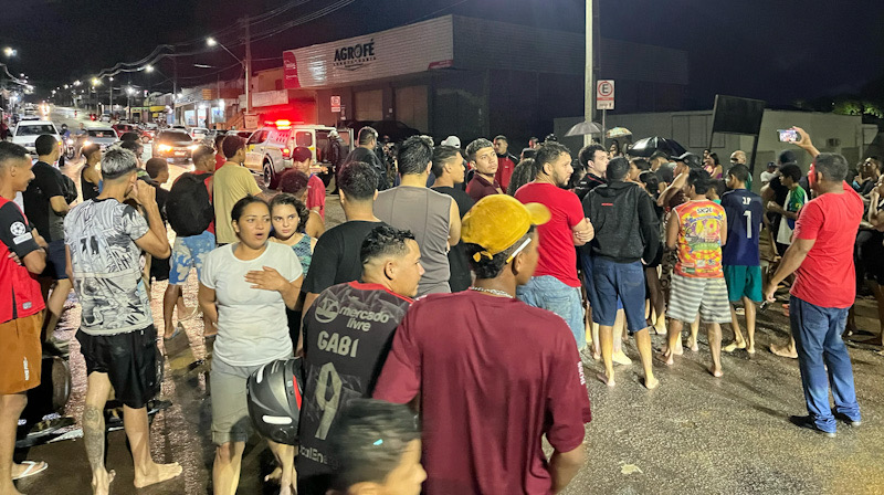 Protesto: moradores voltam a fechar Avenida da Sobral após ruas ficarem inundadas durante chuva; veja vídeo – Cidade AC News Protesto: moradores voltam a fechar Avenida da Sobral após ruas ficarem inundadas durante chuva; veja vídeo | Cidade AC News – Notícias do Acre