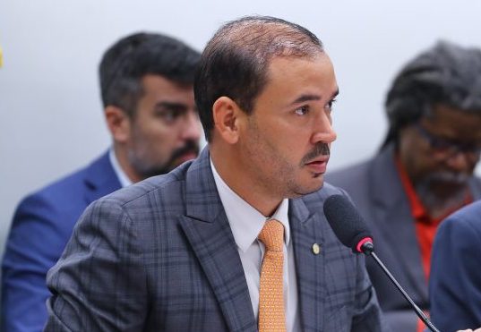 Projeto proíbe menção a produto químico em caso de envenenamento – Cidade AC News Apresentação dos planos e programas do Ministério do Desenvolvimento Agrário e Agricultura Família e das diretrizes de sua pasta para o ano de 2024. Dep. Vicentinho Júnior (PP - TO)