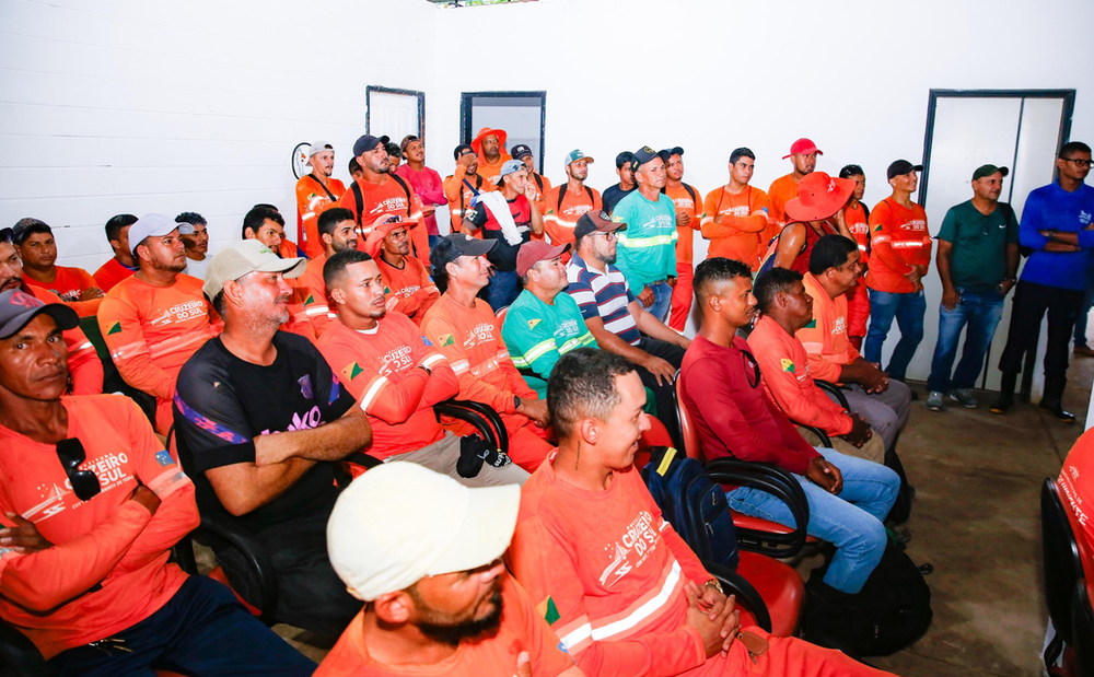 Prefeitura reforça efetivo de servidores para serviços de limpeza de Cruzeiro do Sul | Cidade AC News – Notícias do Acre