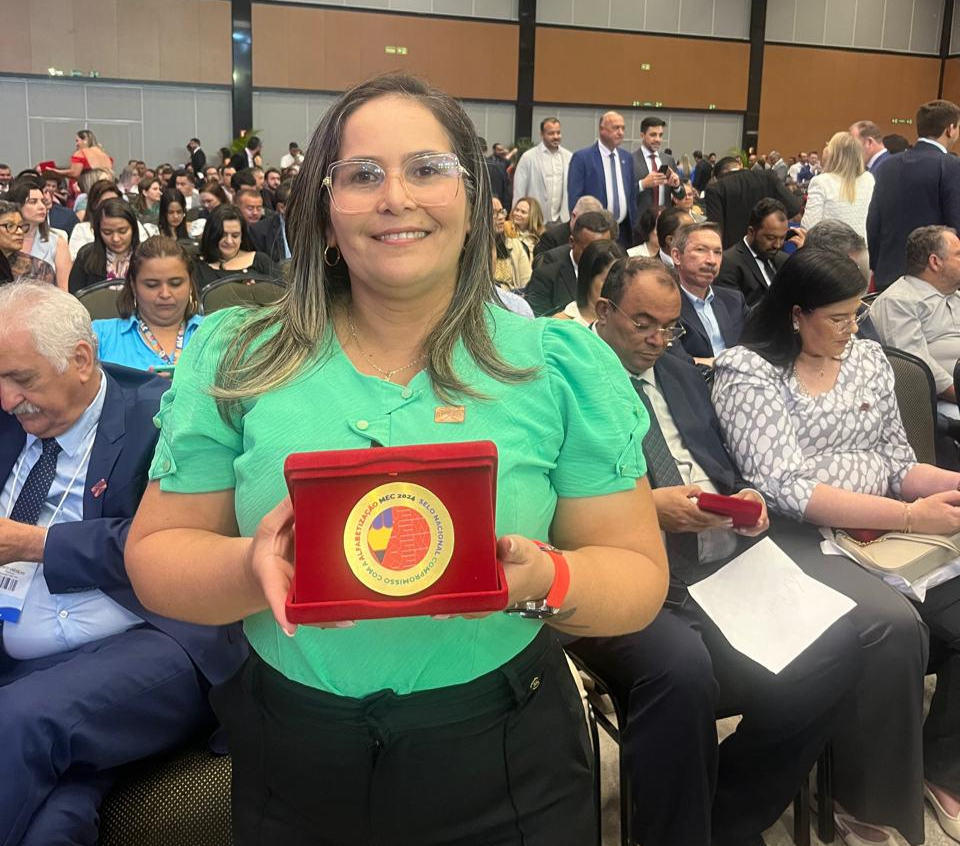 Assis Brasil recebe o Selo Nacional de Compromisso com a Alfabetização em Brasília | Cidade AC News – Notícias do Acre