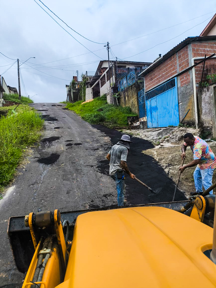Prefeitura de Cruzeiro do Sul intensifica serviços de tapa buracos e limpeza pública | Cidade AC News – Notícias do Acre