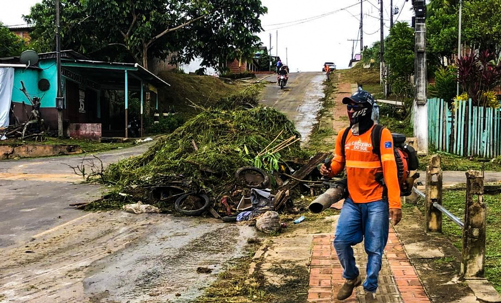 Prefeitura de Cruzeiro do Sul intensifica serviços de tapa buracos e limpeza pública | Cidade AC News – Notícias do Acre