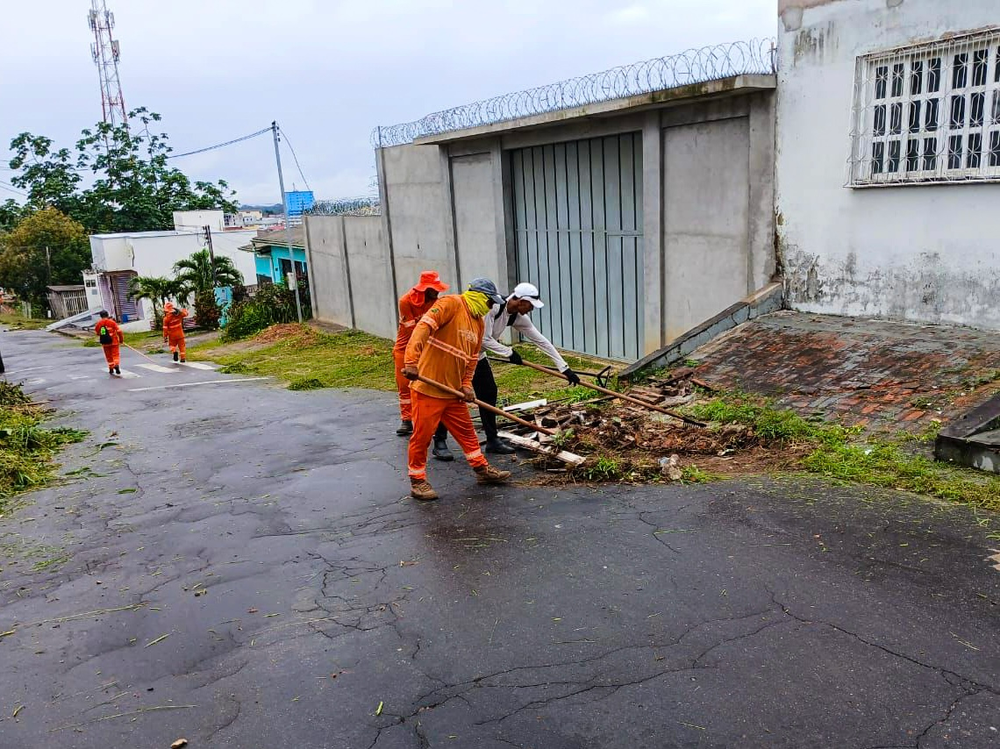 Prefeitura de Cruzeiro do Sul intensifica serviços de tapa buracos e limpeza pública | Cidade AC News – Notícias do Acre