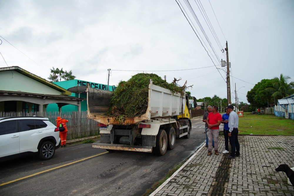 Prefeitura de Cruzeiro do Sul realiza mutirão de limpeza na vila Lagoinha | Cidade AC News – Notícias do Acre