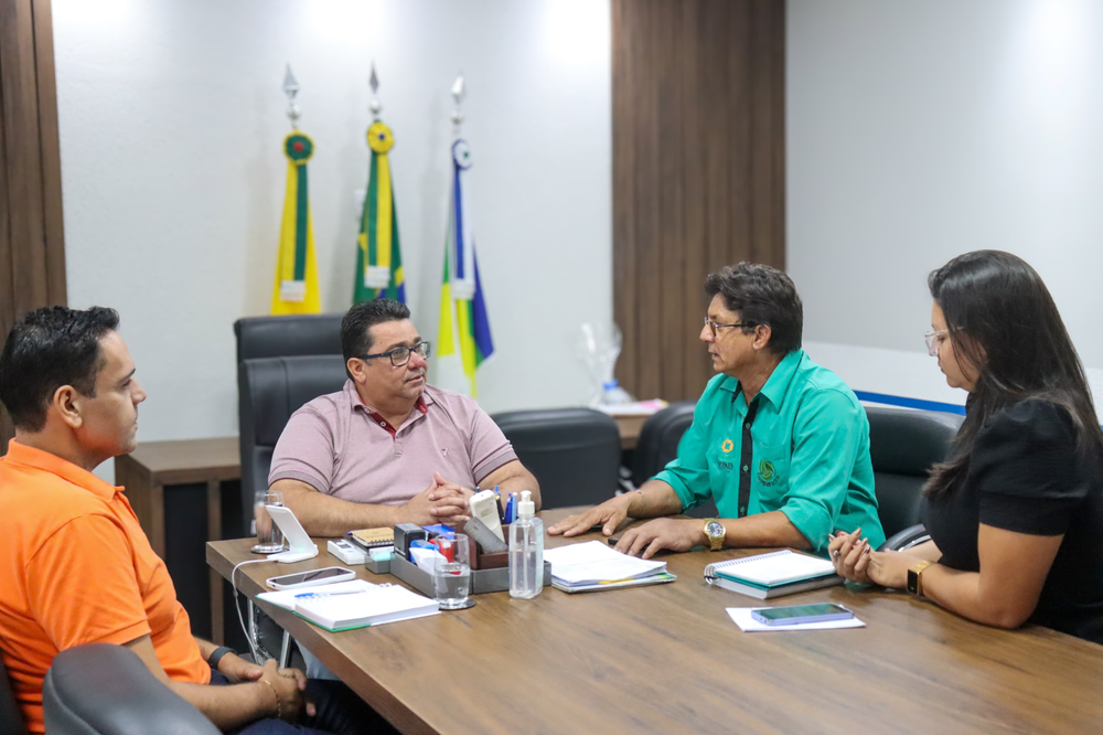 Prefeito Carlinhos do Pelado se reúne com a organização do Festival Internacional da Castanha | Cidade AC News – Notícias do Acre