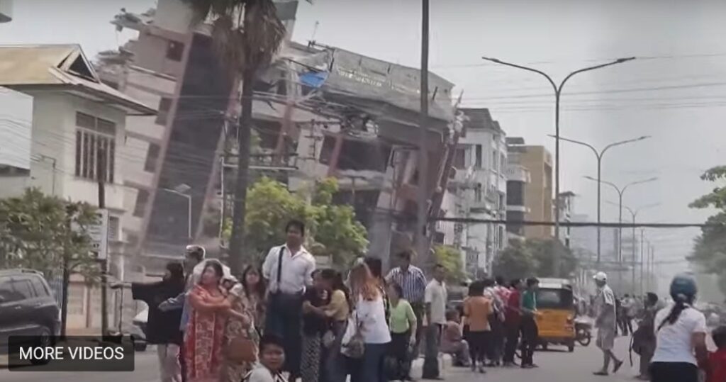 moradores-se-abracam-em-desespero-durante-terremoto-em-mianmar