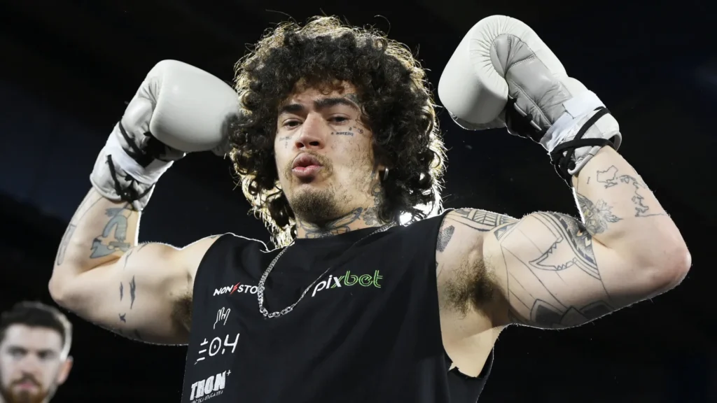 whindersson-nunes-deixa-clinica-psiquiatrica-apos-mais-de-um-mes-internado