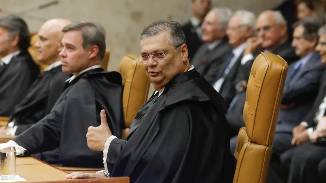 stf-encomenda-100-unidades-de-gravata-‘institucional’-ao-custo-unitario-de-r$-384