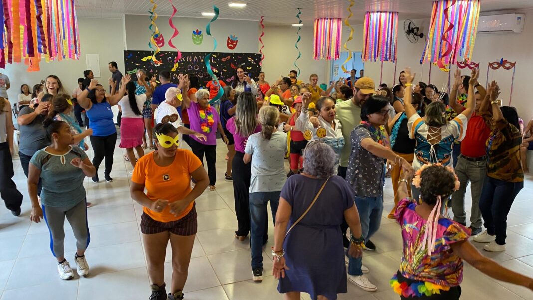 baile-de-carnaval-nos-cras-proporciona-qualidade-de-vida