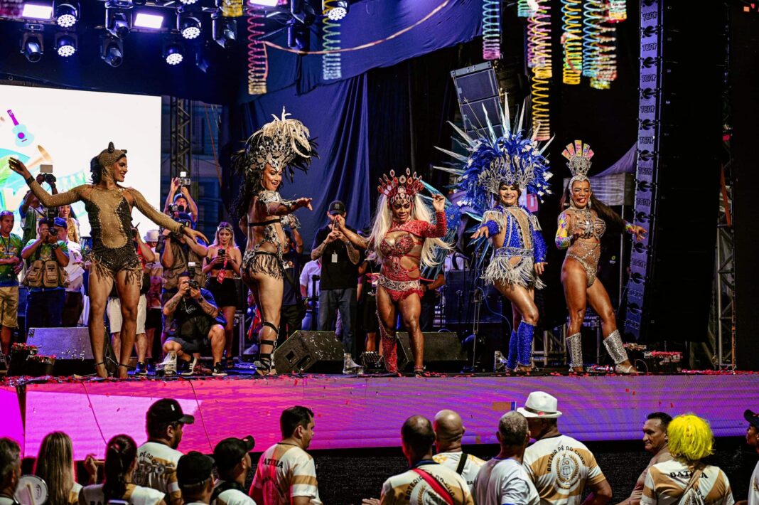 concursos-das-rainhas-trans-e-gay-agitam-a-segunda-noite-do-carnaval-da-familia