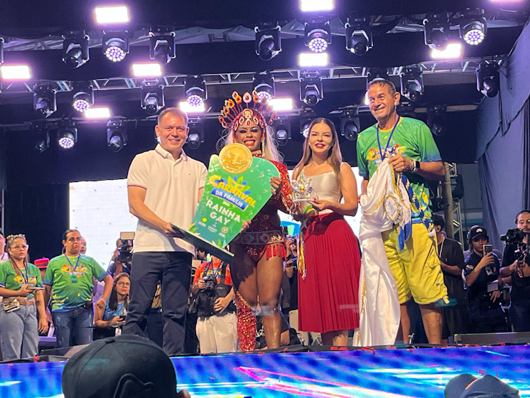 katharyna-brandao-e-eleita-rainha-gay-do-carnaval-da-familia,-em-rio-branco