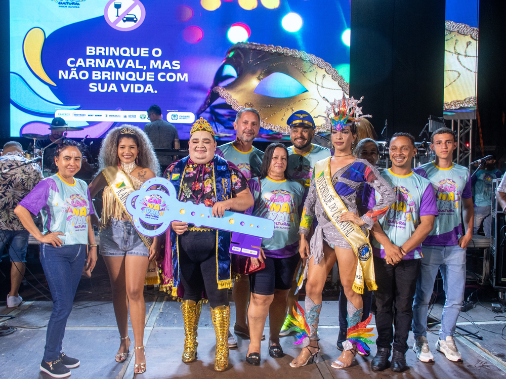 mesmo-com-chuva-prefeitura-de-cruzeiro-do-sul-mantem-programacao-de-carnaval-e-anima-noite-de-folioes