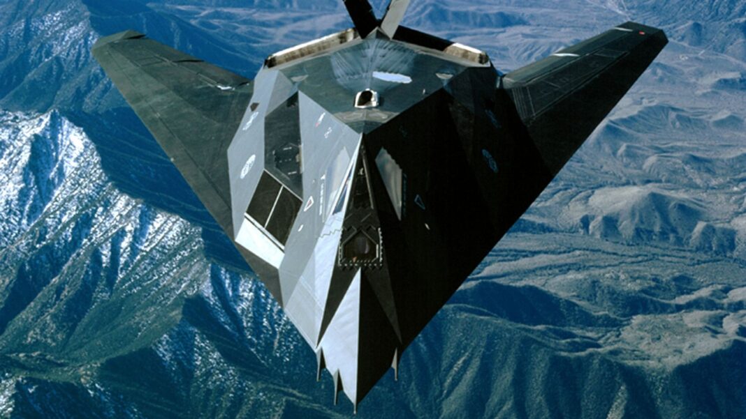 f-117-nighthawk:-qual-era-a-velocidade-do-lendario-jato-‘invisivel’?