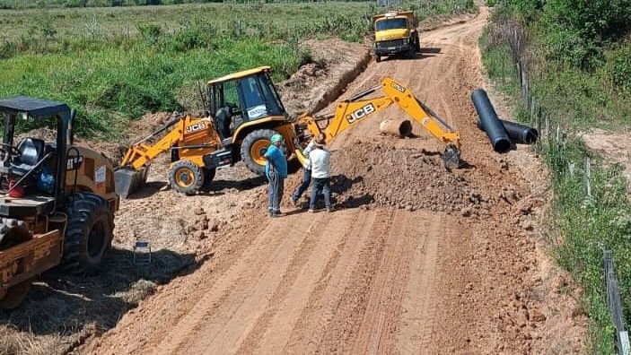 prefeitura-de-rio-branco-intensifica-recuperacao-de-ramais-e-garante-trafegabilidade-para-produtores