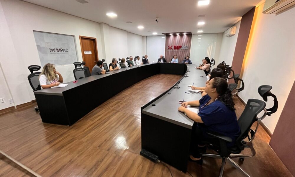 ministerio-publico-do-acre-recebe-clientes-que-denunciam-construtora-por-atraso-na-entrega-de-imoveis