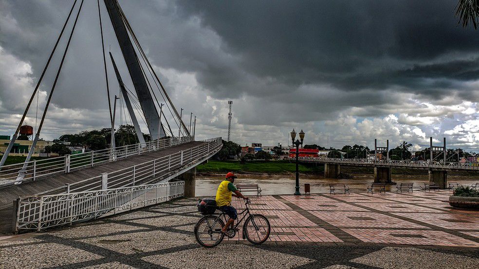 previsao-e-de-forte-chuva-no-acre-nesta-segunda;-rio-acre-deve-continuar-subindo