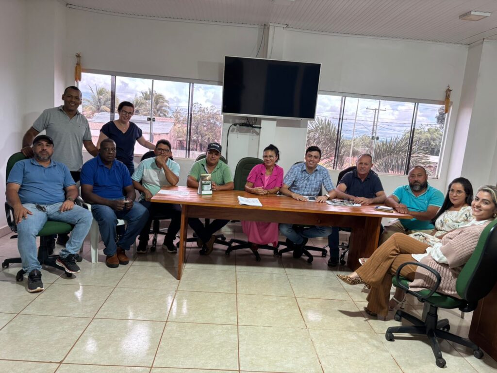 prefeito-olavinho-boiadeiro-reune-vereadores-e-secretarias-para-alinhar-trabalhos