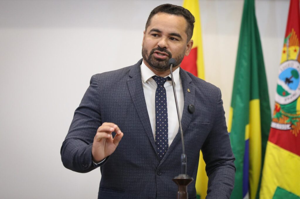 arlenilson-cunha-defende-debate-sobre-anistia-e-critica-decisoes-do-stf